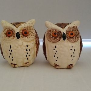 Owl Salt and Pepper Shakers /Japan